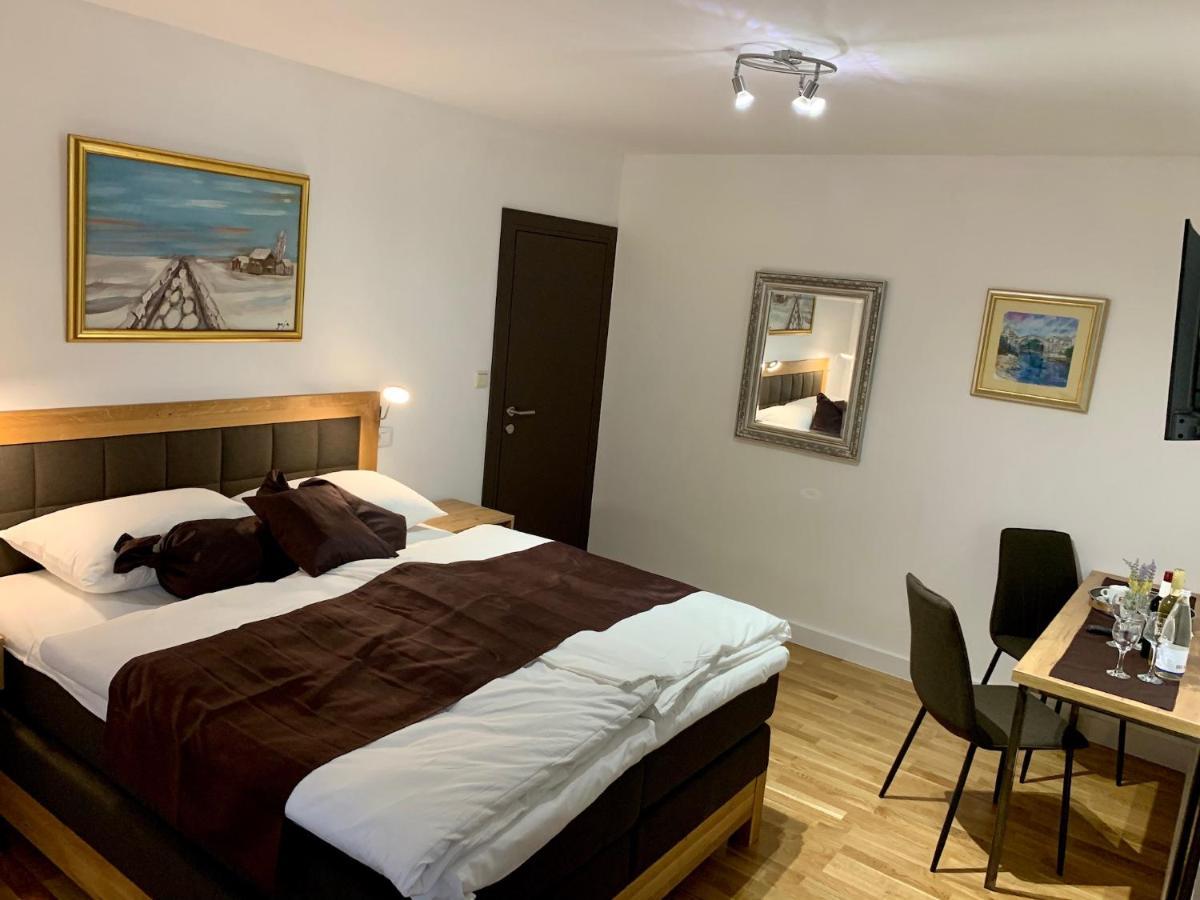 Motel Kiwi Grude Экстерьер фото